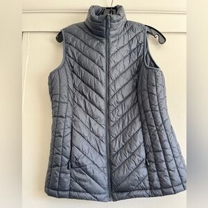 Puffer Vest
Size S
Brand 32* Heat